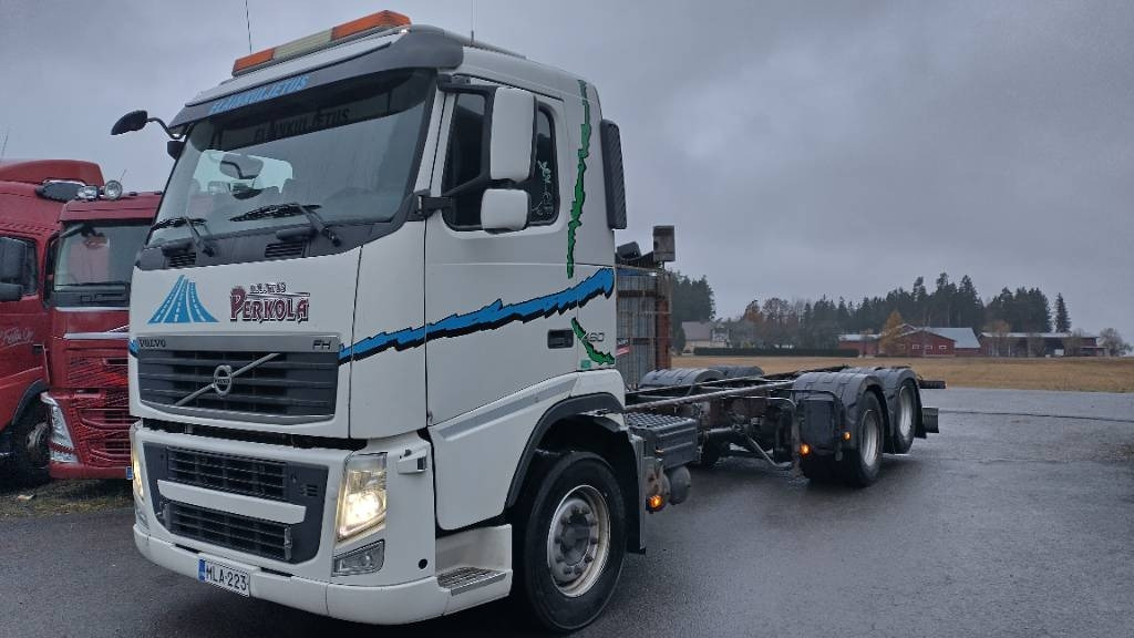 Volvo FH13 6x2 alusta, manuaalivaihteisto  - Chassis vrachtwagen: afbeelding 1 Volvo FH13 6x2 alusta, manuaalivaihteisto  - Chassis vrachtwagen: afbeelding 1