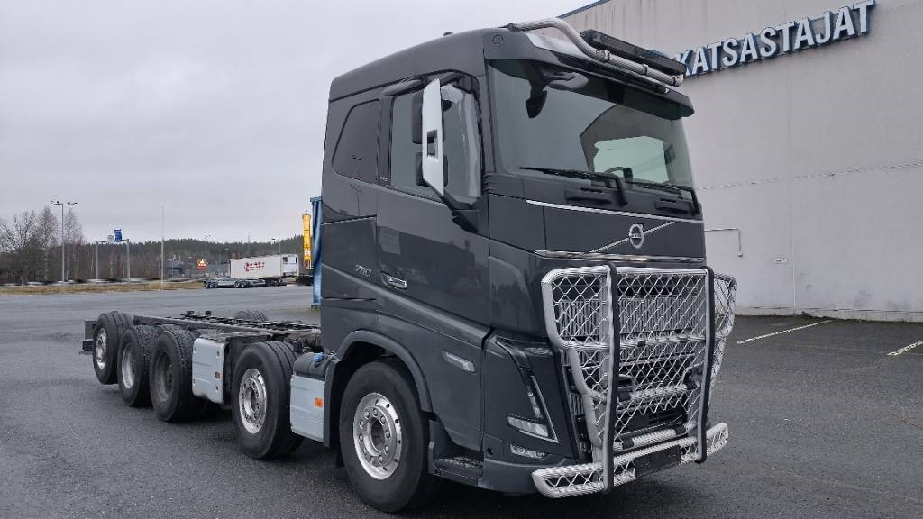 Volvo FH750 10*4 alusta,napaperät - Chassis vrachtwagen: afbeelding 2 Volvo FH750 10*4 alusta,napaperät - Chassis vrachtwagen: afbeelding 2