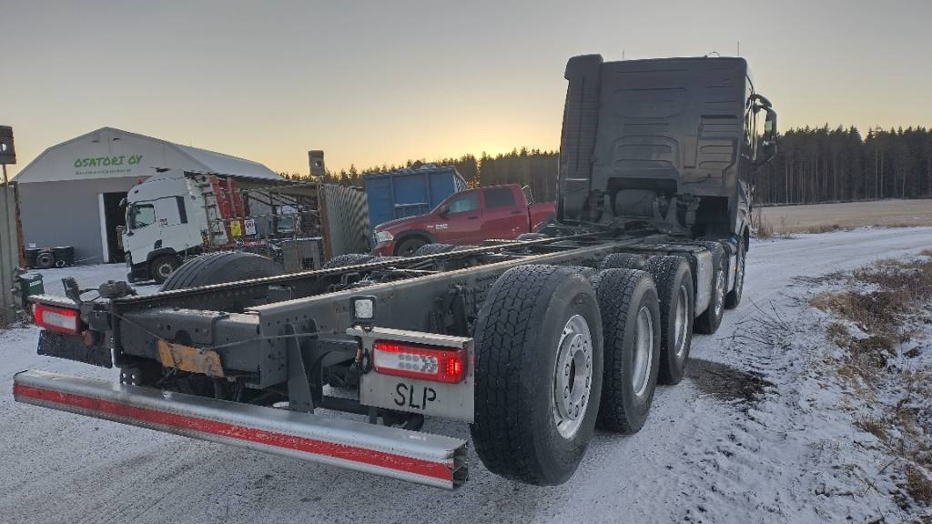Volvo FH750 10*4 alusta,täysilmajouset - Chassis vrachtwagen: afbeelding 3 Volvo FH750 10*4 alusta,täysilmajouset - Chassis vrachtwagen: afbeelding 3