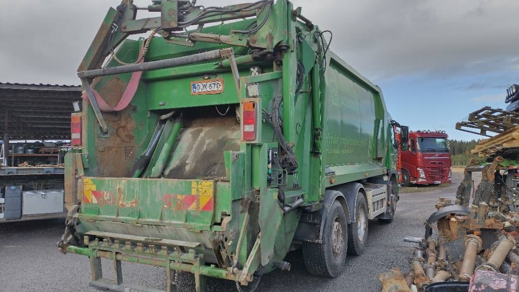 Volvo FM330 6x2 Norba pakkaaja,molokki nostin, manuaali - Vuilniswagen: afbeelding 4 Volvo FM330 6x2 Norba pakkaaja,molokki nostin, manuaali - Vuilniswagen: afbeelding 4