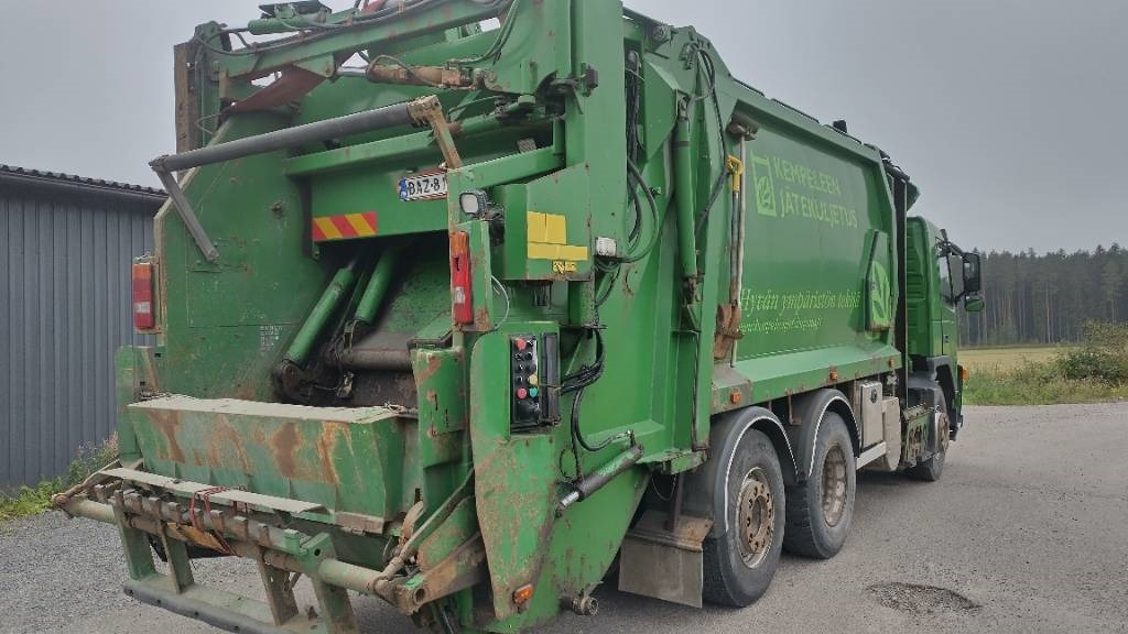 Volvo FM9 6x2 pakkaaja +nostin +etukippo - Vuilniswagen: afbeelding 2 Volvo FM9 6x2 pakkaaja +nostin +etukippo - Vuilniswagen: afbeelding 2
