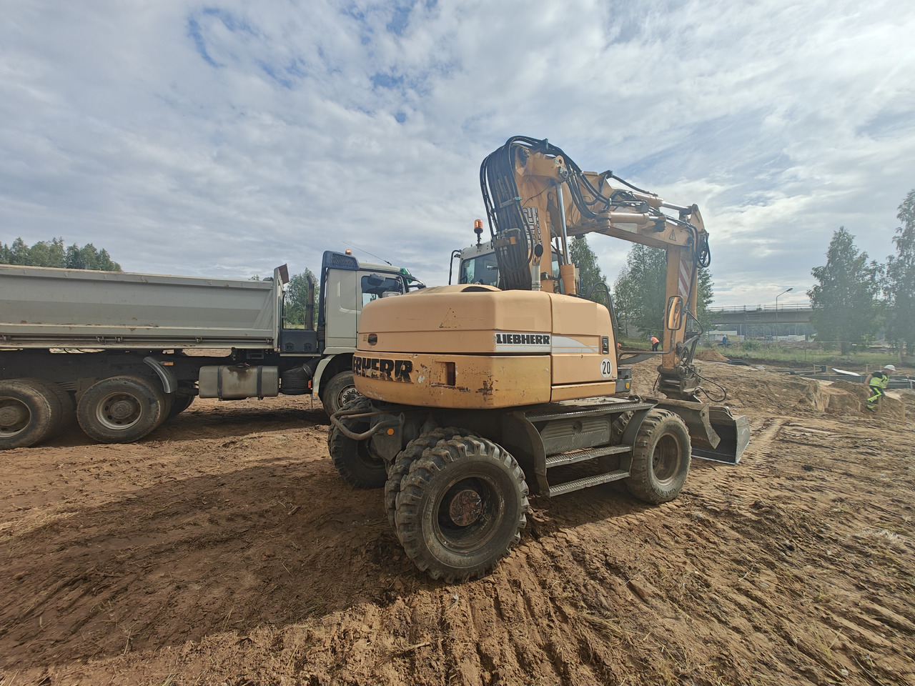 LIEBHERR A312 - Mobiele graafmachine: afbeelding 4 LIEBHERR A312 - Mobiele graafmachine: afbeelding 4