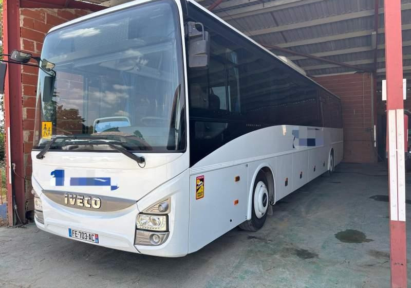 Iveco CROSSWAY/ SPROWADZONY / 180 000 KM / MANUAL - Streekbus: afbeelding 1 Iveco CROSSWAY/ SPROWADZONY / 180 000 KM / MANUAL - Streekbus: afbeelding 1