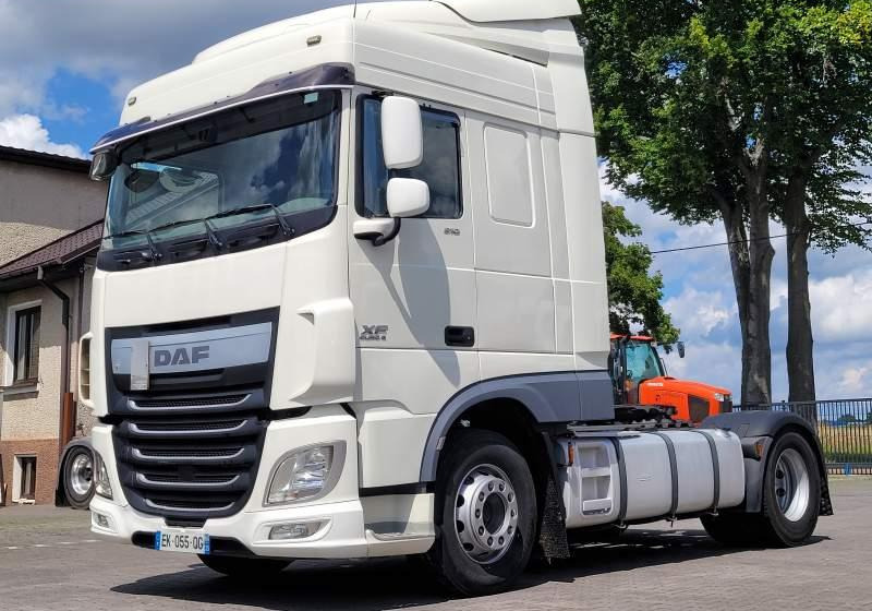 DAF XF510 SPACE CAB / SPROWADZONY / MANUAL / RETARDER - Trekker: afbeelding 1 DAF XF510 SPACE CAB / SPROWADZONY / MANUAL / RETARDER - Trekker: afbeelding 1