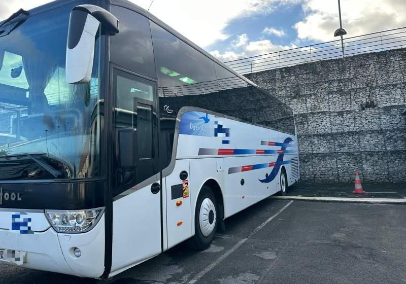 VanHool TX15 ACRON / SPROWADZONY / MANUAL / PANORAMA DACH - Touringcar: afbeelding 1 VanHool TX15 ACRON / SPROWADZONY / MANUAL / PANORAMA DACH - Touringcar: afbeelding 1