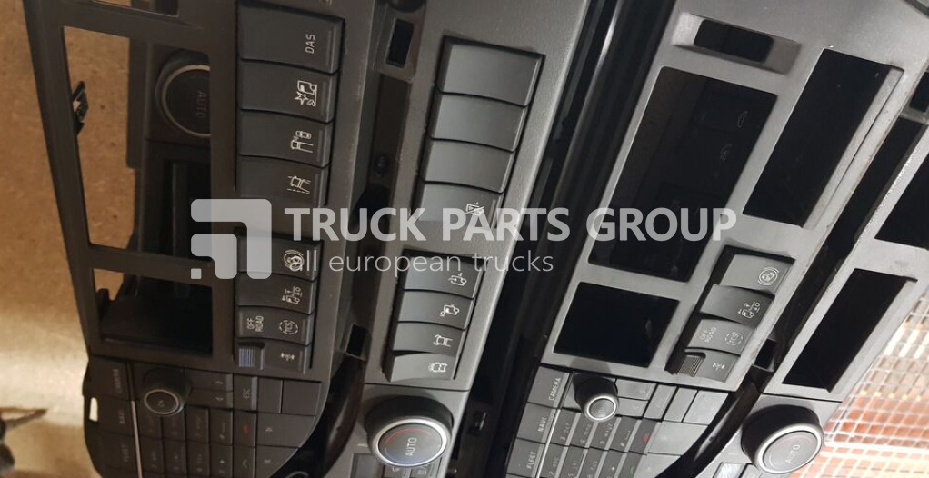 VOLVO FH4 euro6 control panels dashboard, central panel, information p dashboard - Instrumentenpaneel voor Vrachtwagen: afbeelding 1 VOLVO FH4 euro6 control panels dashboard, central panel, information p dashboard - Instrumentenpaneel voor Vrachtwagen: afbeelding 1
