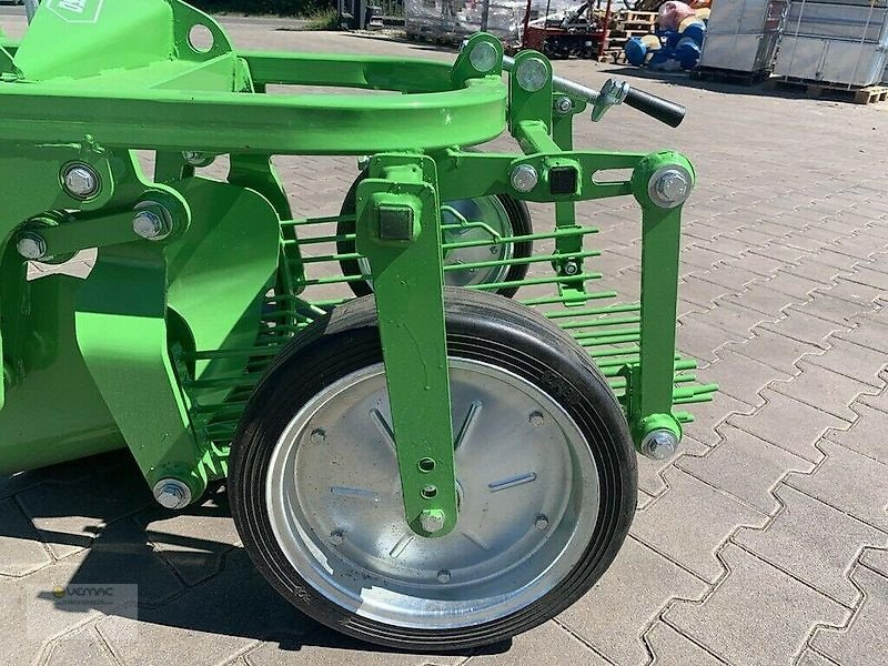 BOMET Kartoffelroder Bomet Z655/1 Kartoffel Roder Heckauswurf NEU - Aardappeltechniek: afbeelding 4 BOMET Kartoffelroder Bomet Z655/1 Kartoffel Roder Heckauswurf NEU - Aardappeltechniek: afbeelding 4