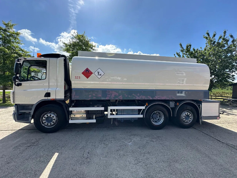 DAF CF 75.310 FAN / NL TRUCK / 6x2 / FUEL TANK 4 COMP. / 22 m3 / EURO5 / TOP CONDITION!! - Tankwagen: afbeelding 4 DAF CF 75.310 FAN / NL TRUCK / 6x2 / FUEL TANK 4 COMP. / 22 m3 / EURO5 / TOP CONDITION!! - Tankwagen: afbeelding 4