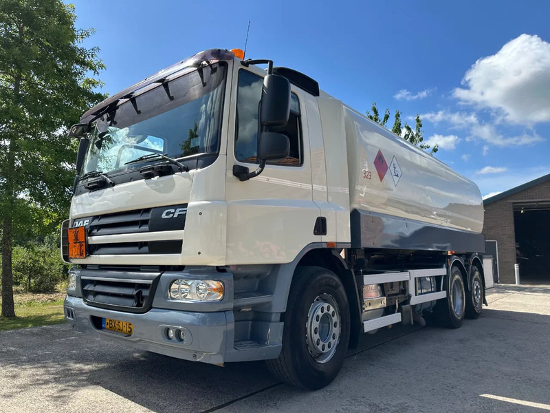 DAF CF 75.310 FAN / NL TRUCK / 6x2 / FUEL TANK 4 COMP. / 22 m3 / EURO5 / TOP CONDITION!! - Tankwagen: afbeelding 1 DAF CF 75.310 FAN / NL TRUCK / 6x2 / FUEL TANK 4 COMP. / 22 m3 / EURO5 / TOP CONDITION!! - Tankwagen: afbeelding 1