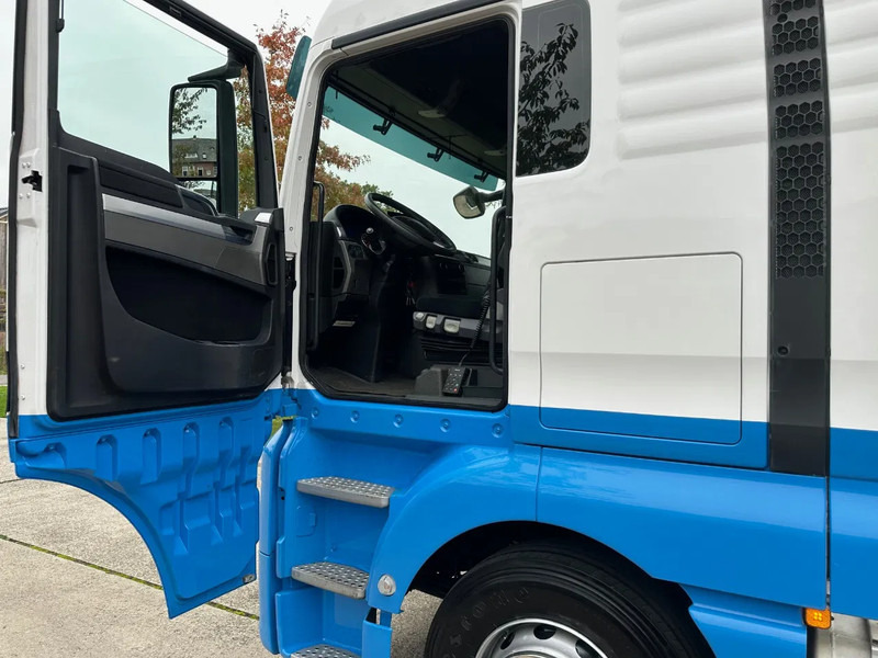 MAN TGX 26.480 / NL TRUCK / RETARDER / EURO 6 / 6X2 / LIFT+STEER AXLE / 60T - Trekker: afbeelding 4 MAN TGX 26.480 / NL TRUCK / RETARDER / EURO 6 / 6X2 / LIFT+STEER AXLE / 60T - Trekker: afbeelding 4
