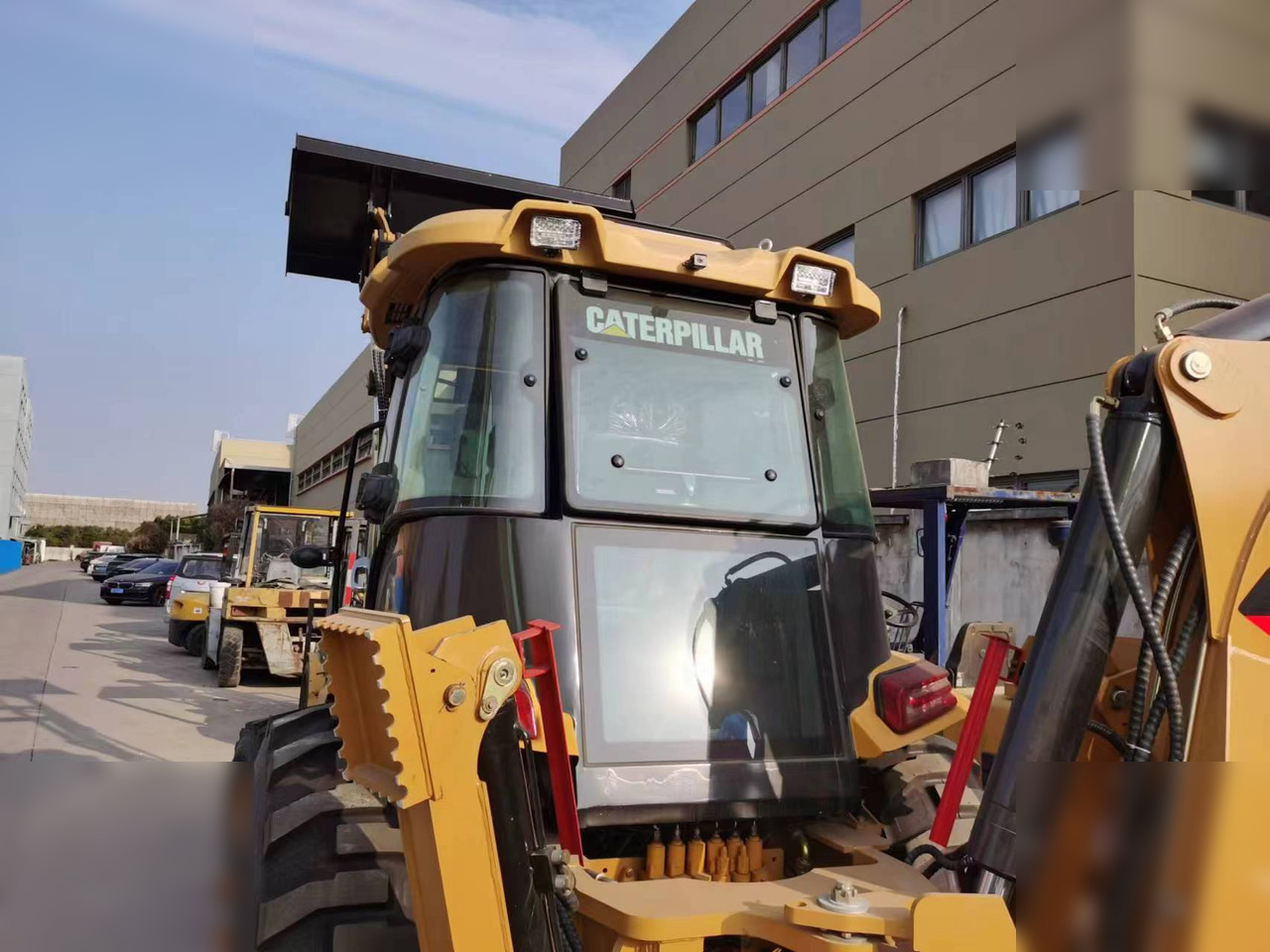 CATERPILLAR 420F - Graaflaadmachine: afbeelding 2 CATERPILLAR 420F - Graaflaadmachine: afbeelding 2