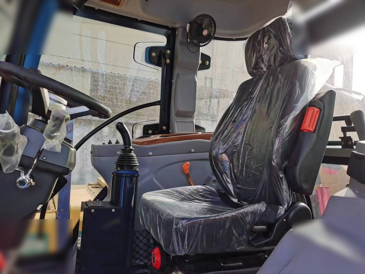 CATERPILLAR 420F - Graaflaadmachine: afbeelding 4 CATERPILLAR 420F - Graaflaadmachine: afbeelding 4