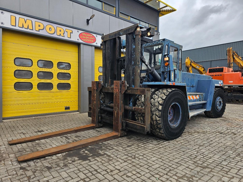 Svetruck 28120-46 * 28TON Hefcapaciteit * - Diesel heftruck: afbeelding 2 Svetruck 28120-46 * 28TON Hefcapaciteit * - Diesel heftruck: afbeelding 2