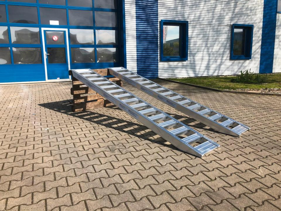 Alurampen Satz 3,50m 4000KG Minibagger Minilader Quad Auffahrrampe *INKL.19% MWST* - Laadbrug: afbeelding 3 Alurampen Satz 3,50m 4000KG Minibagger Minilader Quad Auffahrrampe *INKL.19% MWST* - Laadbrug: afbeelding 3