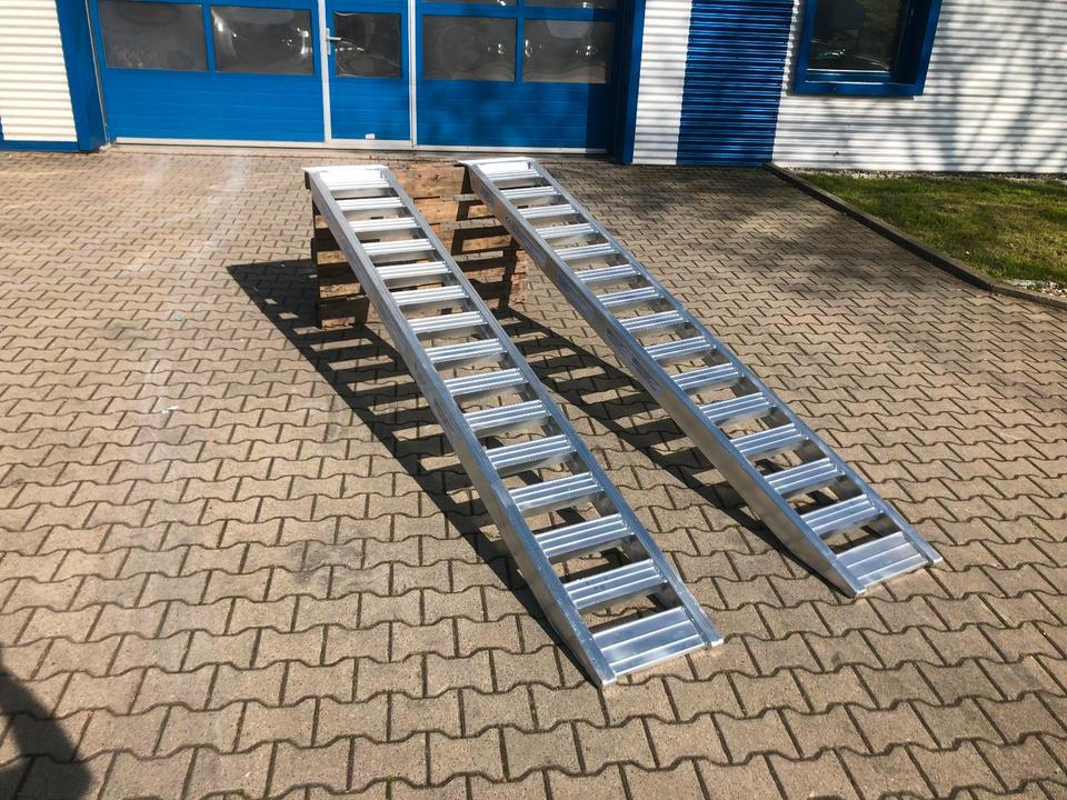 Alurampen Satz 3,50m 4000KG Minibagger Minilader Quad Auffahrrampe *INKL.19% MWST* - Laadbrug: afbeelding 5 Alurampen Satz 3,50m 4000KG Minibagger Minilader Quad Auffahrrampe *INKL.19% MWST* - Laadbrug: afbeelding 5