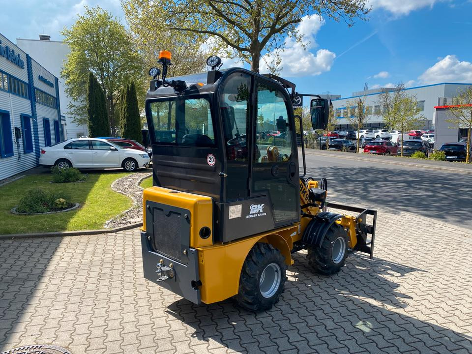 Radlader / Hoflader BK906 mit Kabine *INKL.19% MWST*PERKINS*BERGER KRAUS*GABELPAKET*CE*EURO* - Kniklader: afbeelding 4 Radlader / Hoflader BK906 mit Kabine *INKL.19% MWST*PERKINS*BERGER KRAUS*GABELPAKET*CE*EURO* - Kniklader: afbeelding 4