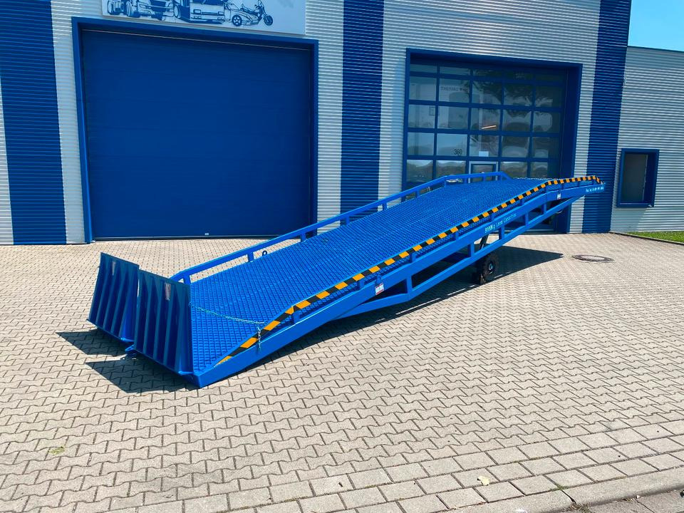 Verladerampe 8t Containerrampe LKW Rampe NEU *INKL.19% MWST*SOFORT VERFÜGBAR!* - Laadbrug: afbeelding 1 Verladerampe 8t Containerrampe LKW Rampe NEU *INKL.19% MWST*SOFORT VERFÜGBAR!* - Laadbrug: afbeelding 1