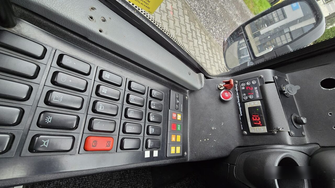 IVECO FIRST - AIRCO + WEBASTO + 29 PLACE - EURO VI - Stadsbus: afbeelding 5 IVECO FIRST - AIRCO + WEBASTO + 29 PLACE - EURO VI - Stadsbus: afbeelding 5