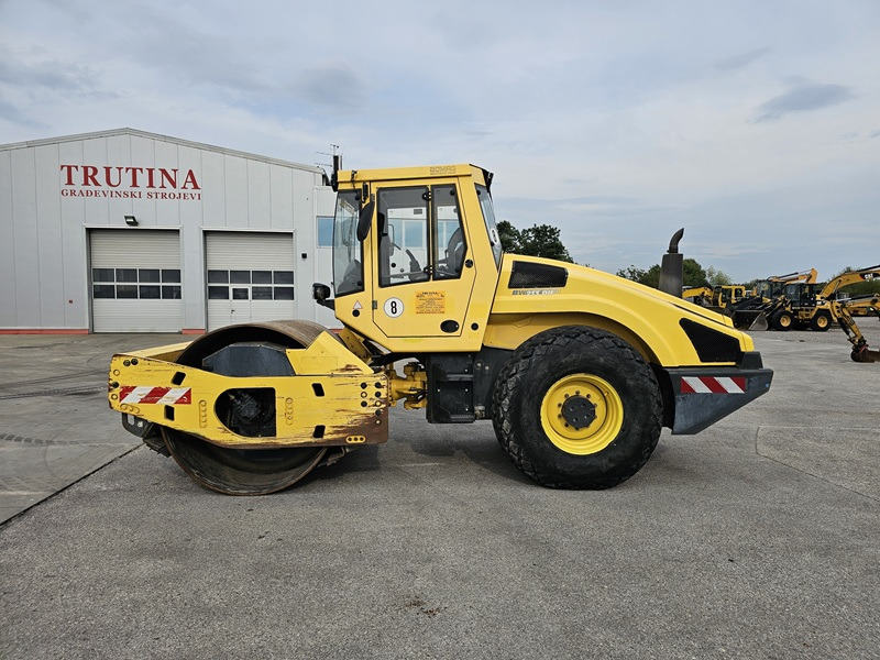 BOMAG BW213DH-4 BVC - Schapenpootwals/ Grondverdichter: afbeelding 1 BOMAG BW213DH-4 BVC - Schapenpootwals/ Grondverdichter: afbeelding 1
