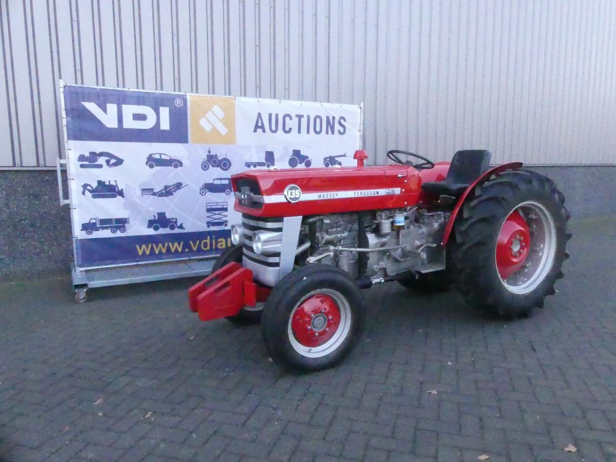 Massey-Ferguson 135 Vinyard - Tractor: afbeelding 1 Massey-Ferguson 135 Vinyard - Tractor: afbeelding 1