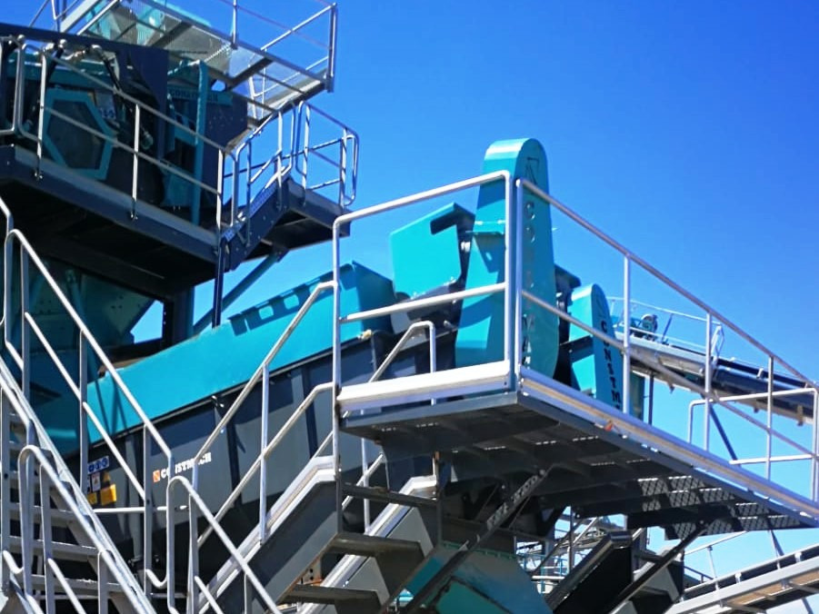 CONSTMACH Log Washer – Powerful Cleaning Solution for Coarse and Clay-Bound Materials - Zeefinstallatie: afbeelding 1 CONSTMACH Log Washer – Powerful Cleaning Solution for Coarse and Clay-Bound Materials - Zeefinstallatie: afbeelding 1