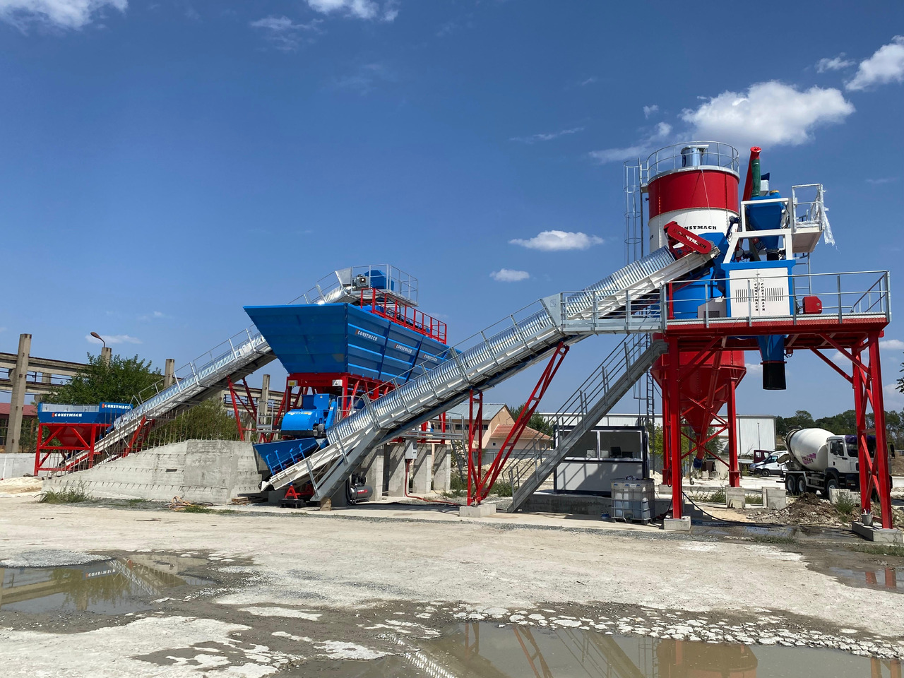 Constmach 60 m³/h Compact Concrete Batching Plant With Band - Betoncentrale: afbeelding 1 Constmach 60 m³/h Compact Concrete Batching Plant With Band - Betoncentrale: afbeelding 1