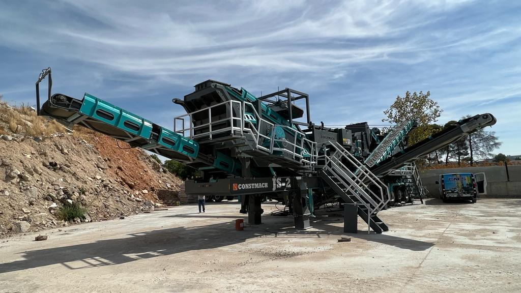 Constmach Concasseur À Percussion Secondaire Mobile D'une Capacité De 60 À 80 Tonnes - Mobiele breker: afbeelding 1 Constmach Concasseur À Percussion Secondaire Mobile D'une Capacité De 60 À 80 Tonnes - Mobiele breker: afbeelding 1