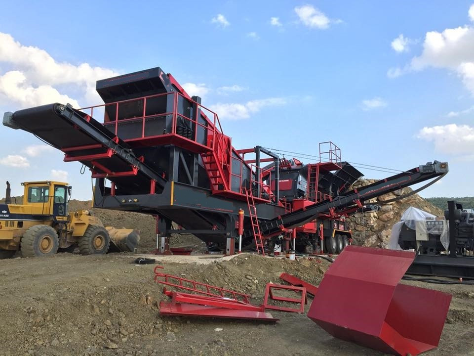 Constmach Installation Mobile De Concassage De Calcaire D'une Capacité De 150 À 200 Tonnes - Mobiele breker: afbeelding 2 Constmach Installation Mobile De Concassage De Calcaire D'une Capacité De 150 À 200 Tonnes - Mobiele breker: afbeelding 2