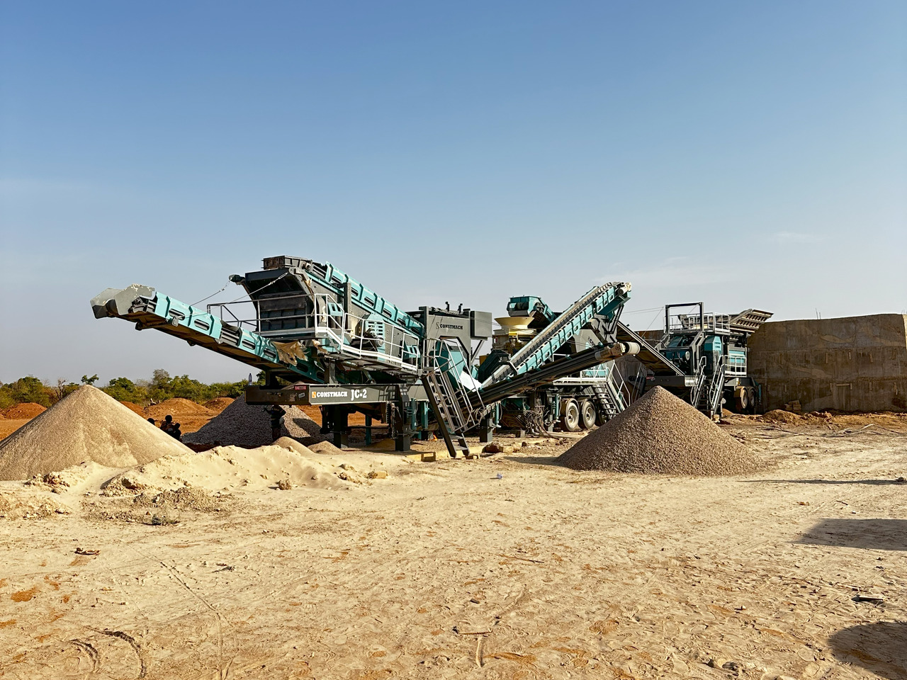 Constmach Mobiler Backenbrecher (mobiler Brecher) mit einer Kapazität von 120-150 Tonnen - Mobiele breker: afbeelding 1 Constmach Mobiler Backenbrecher (mobiler Brecher) mit einer Kapazität von 120-150 Tonnen - Mobiele breker: afbeelding 1