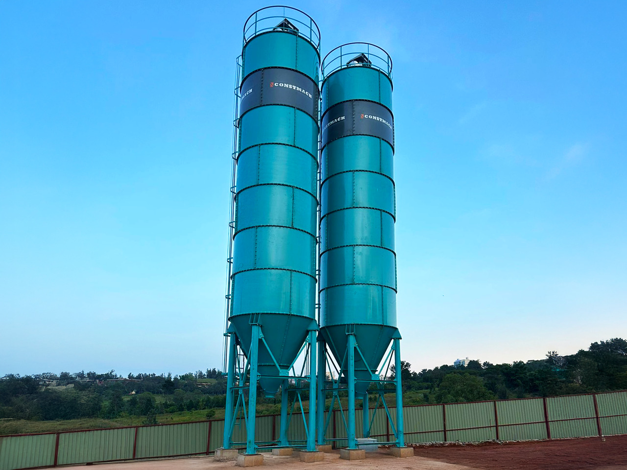 Constmach Silo à Ciment d'une Capacité de 100 Tonnes - Cement silo: afbeelding 1 Constmach Silo à Ciment d'une Capacité de 100 Tonnes - Cement silo: afbeelding 1