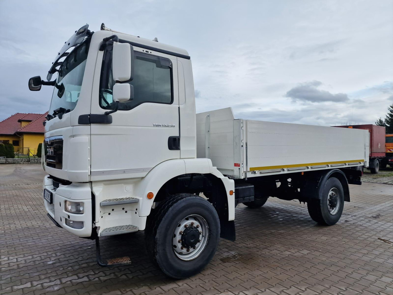 MAN 13.250 - Vrachtwagen: afbeelding 1 MAN 13.250 - Vrachtwagen: afbeelding 1