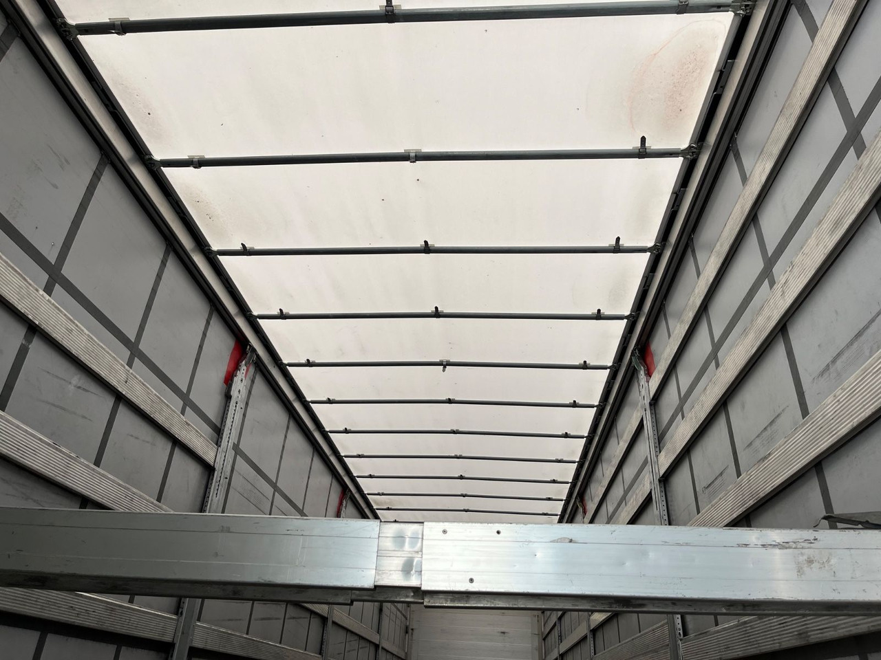 Schmitz Cargobull SCS 24 Bordwand - Schuifzeiloplegger: afbeelding 5 Schmitz Cargobull SCS 24 Bordwand - Schuifzeiloplegger: afbeelding 5