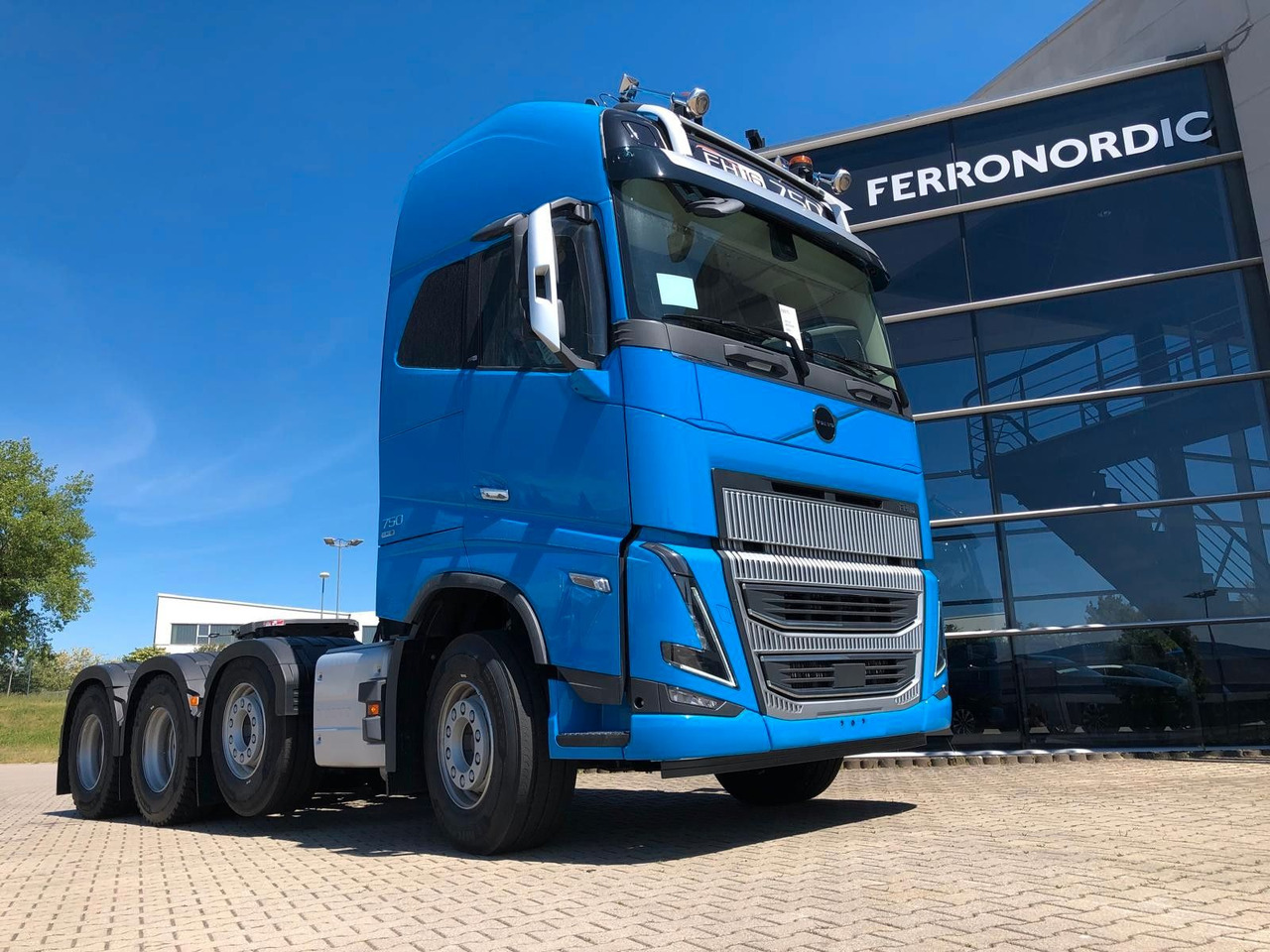 Volvo FH16 750 XL 8x4 Tridem*100T*Kriechgänge*Retarder Volvo FH16 750 XL 8x4 Tridem*100T*Kriechgänge*Retarder - Trekker: afbeelding 1 Volvo FH16 750 XL 8x4 Tridem*100T*Kriechgänge*Retarder Volvo FH16 750 XL 8x4 Tridem*100T*Kriechgänge*Retarder - Trekker: afbeelding 1
