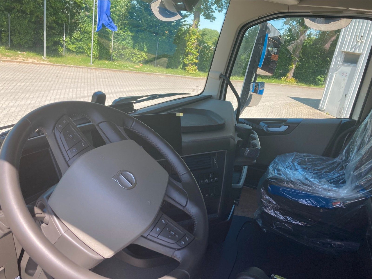 Volvo FH 6x2 R NLA Luftfederung - Vrachtwagen met open laadbak, Kraanwagen: afbeelding 3 Volvo FH 6x2 R NLA Luftfederung - Vrachtwagen met open laadbak, Kraanwagen: afbeelding 3