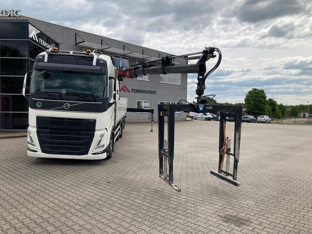 Volvo FH460 8x2 TRIDEM VLA&NLA gelenkt*FASSI F215AS.24 - Kraanwagen: afbeelding 5 Volvo FH460 8x2 TRIDEM VLA&NLA gelenkt*FASSI F215AS.24 - Kraanwagen: afbeelding 5