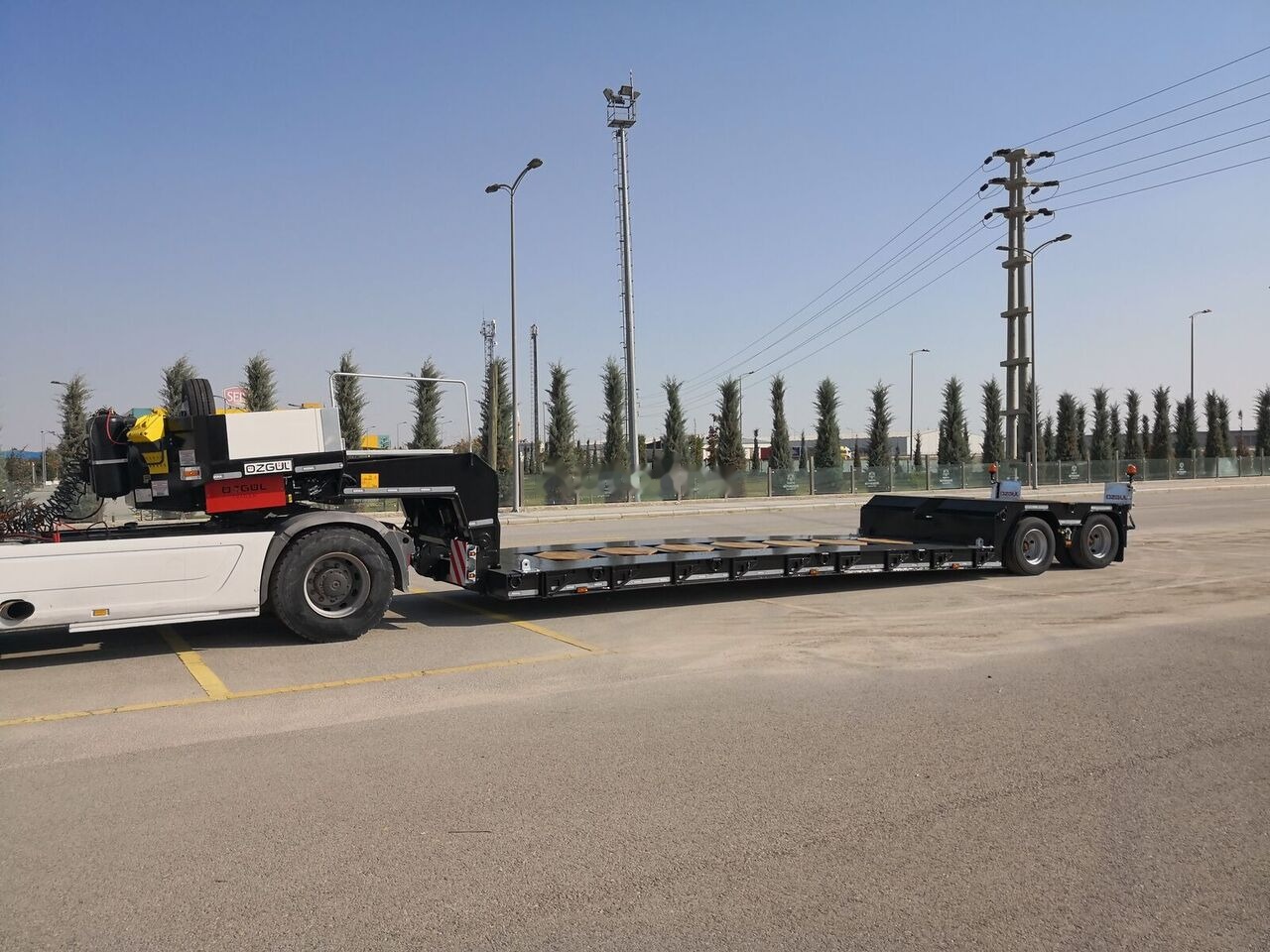 Özgül 2 AXLE LOW LOADER SEMI TRAILER - Dieplader oplegger: afbeelding 2 Özgül 2 AXLE LOW LOADER SEMI TRAILER - Dieplader oplegger: afbeelding 2