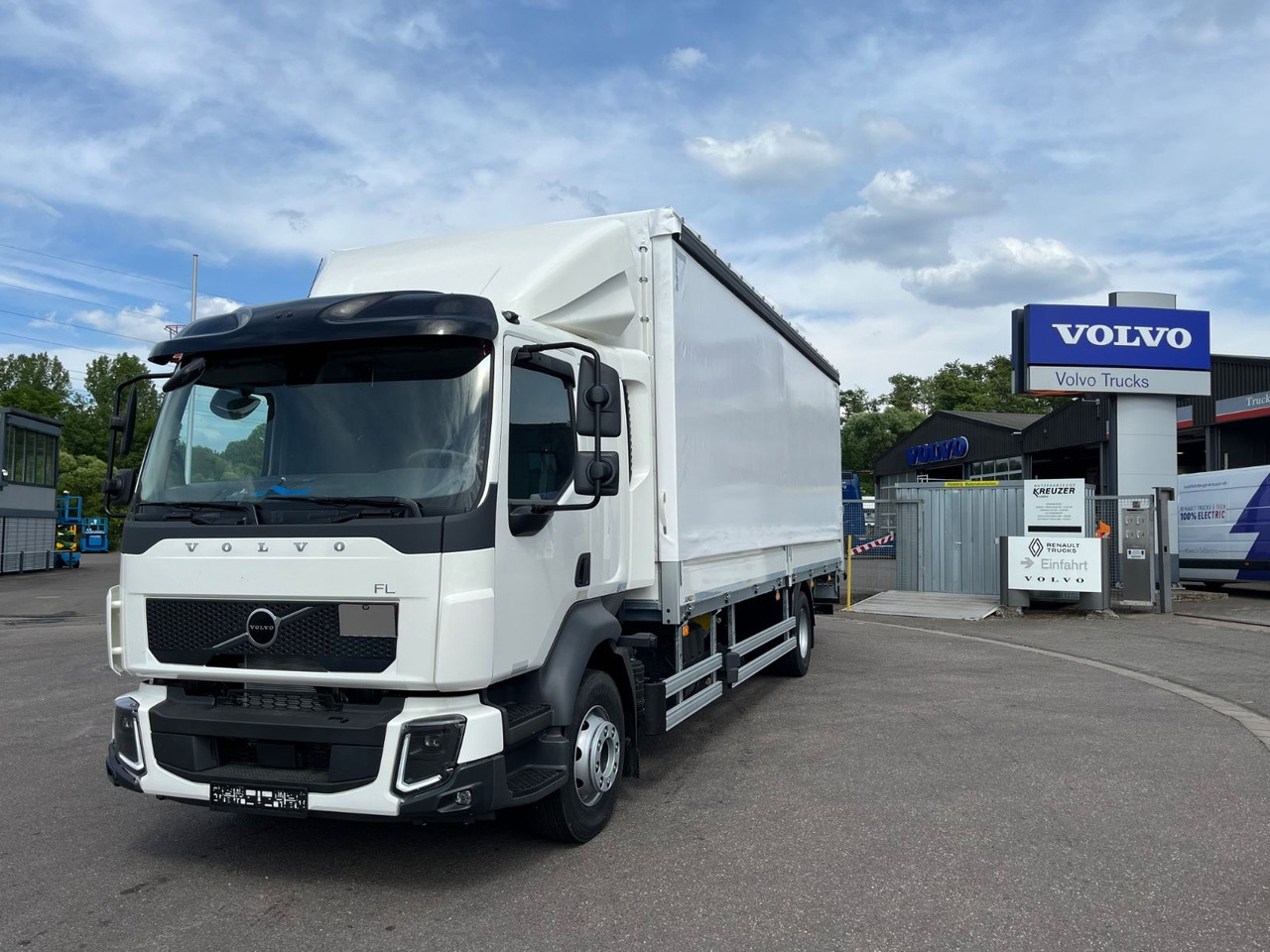 Volvo FL 14.245 Junge Schiebeplanenaufbau LBW - Schuifzeilen vrachtwagen: afbeelding 1 Volvo FL 14.245 Junge Schiebeplanenaufbau LBW - Schuifzeilen vrachtwagen: afbeelding 1