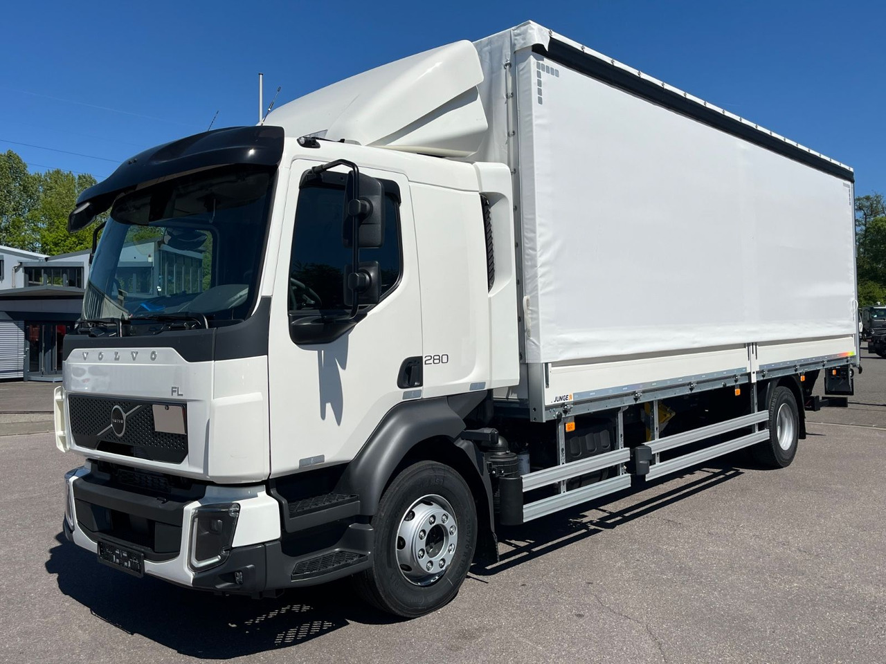Volvo FL 16.280 Junge Schiebeplane - Schuifzeilen vrachtwagen: afbeelding 2 Volvo FL 16.280 Junge Schiebeplane - Schuifzeilen vrachtwagen: afbeelding 2