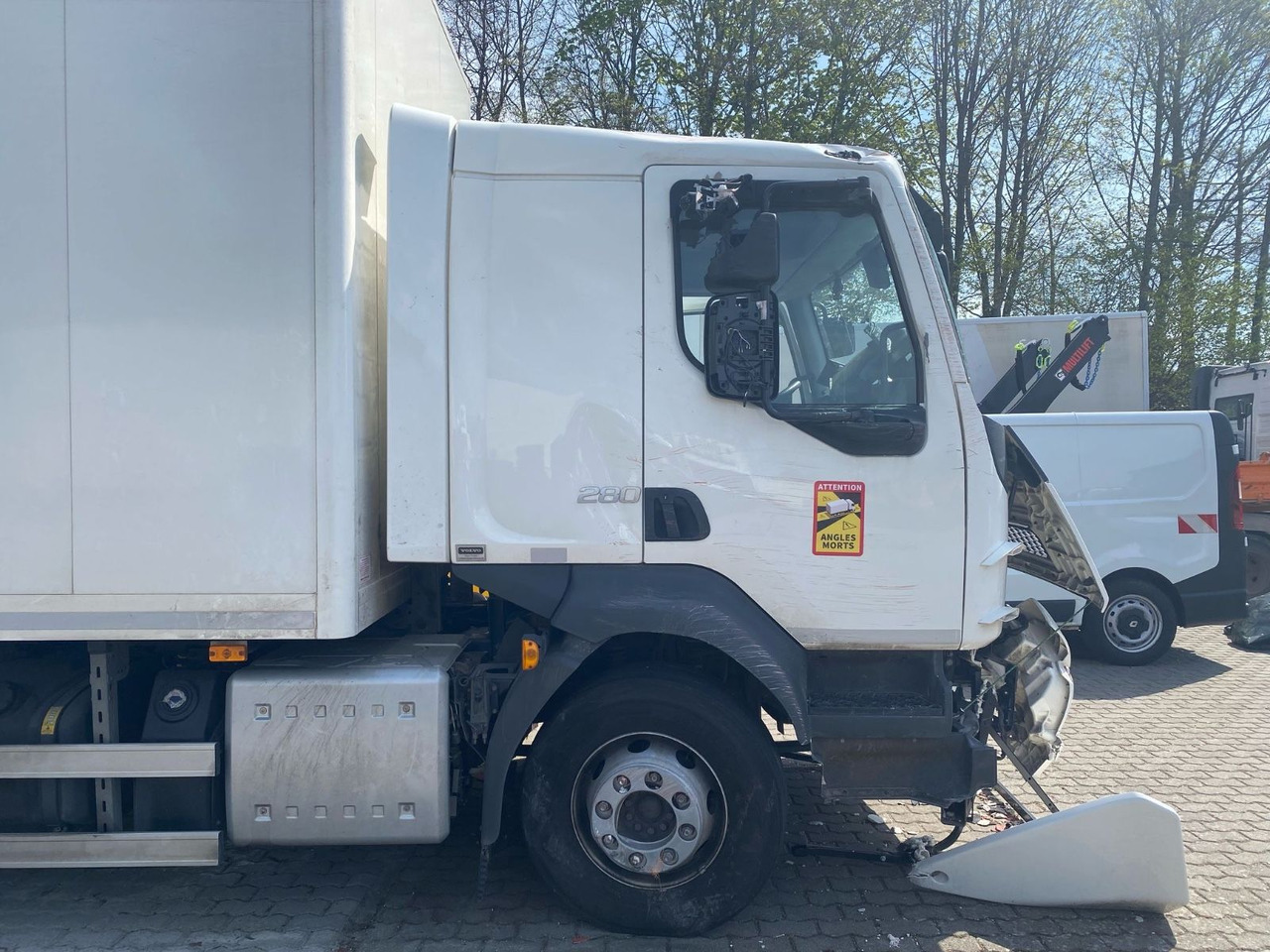 Volvo FL 16.280 Koffer Unfallschaden - Bakwagen: afbeelding 4 Volvo FL 16.280 Koffer Unfallschaden - Bakwagen: afbeelding 4