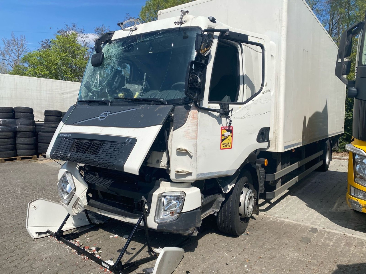 Volvo FL 16.280 Koffer Unfallschaden - Bakwagen: afbeelding 5 Volvo FL 16.280 Koffer Unfallschaden - Bakwagen: afbeelding 5