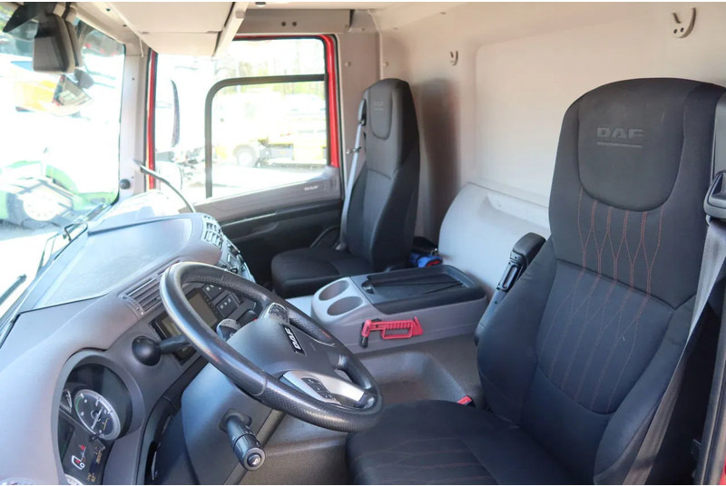 DAF CF 300 Koel/Vries Carrier iceland + Dhollandia 2500KG klep trenn wand - Koelwagen vrachtwagen: afbeelding 5 DAF CF 300 Koel/Vries Carrier iceland + Dhollandia 2500KG klep trenn wand - Koelwagen vrachtwagen: afbeelding 5