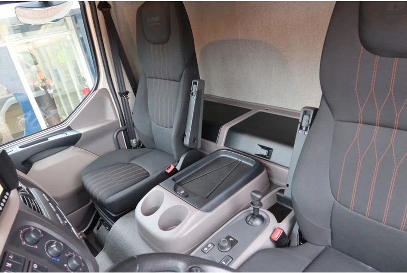 DAF LF 210 Bakwagen+ Dhollandia 1500 kg Comfort cabine - Bakwagen: afbeelding 5 DAF LF 210 Bakwagen+ Dhollandia 1500 kg Comfort cabine - Bakwagen: afbeelding 5
