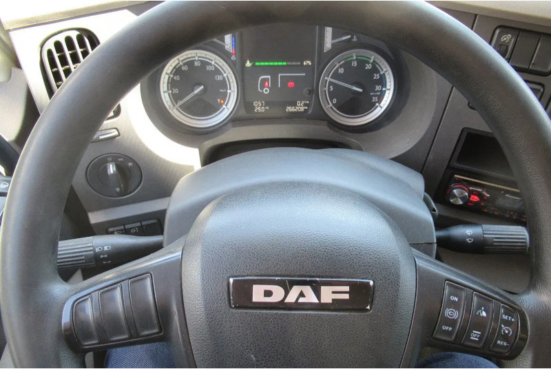 DAF LF 250 250 bak + klep + schuifzeil E6 - Schuifzeilen vrachtwagen: afbeelding 5 DAF LF 250 250 bak + klep + schuifzeil E6 - Schuifzeilen vrachtwagen: afbeelding 5