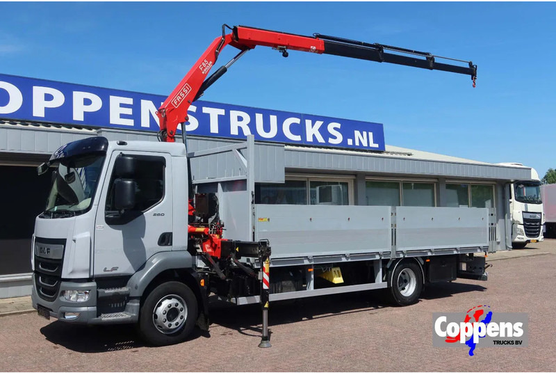 DAF LF 260 FA Openwagen + Kraan Fassi F85 B023+ Radio controle - Vrachtwagen met open laadbak: afbeelding 1 DAF LF 260 FA Openwagen + Kraan Fassi F85 B023+ Radio controle - Vrachtwagen met open laadbak: afbeelding 1