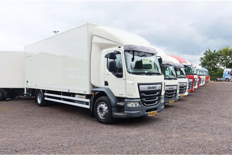 DAF LF 290 Bakwagen + Laadklep DHollandia 2000 kg - Bakwagen: afbeelding 2 DAF LF 290 Bakwagen + Laadklep DHollandia 2000 kg - Bakwagen: afbeelding 2