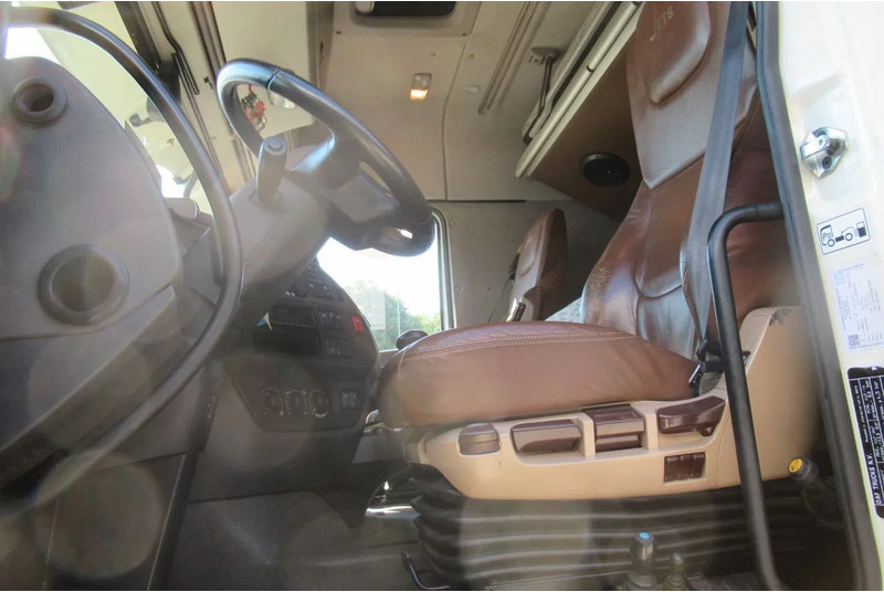 DAF XF 510 Fat 6x4 Euro 6 - Haakarmsysteem vrachtwagen: afbeelding 4 DAF XF 510 Fat 6x4 Euro 6 - Haakarmsysteem vrachtwagen: afbeelding 4