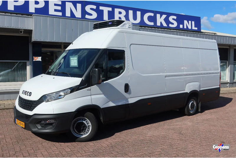 Iveco Daily 35S16 Iveco 35S16 L3/H2 Koel/Vries/ verwarmen Carrier Xarios 350 + 220 volt nacht aansluiting - Koelwagen: afbeelding 1 Iveco Daily 35S16 Iveco 35S16 L3/H2 Koel/Vries/ verwarmen Carrier Xarios 350 + 220 volt nacht aansluiting - Koelwagen: afbeelding 1