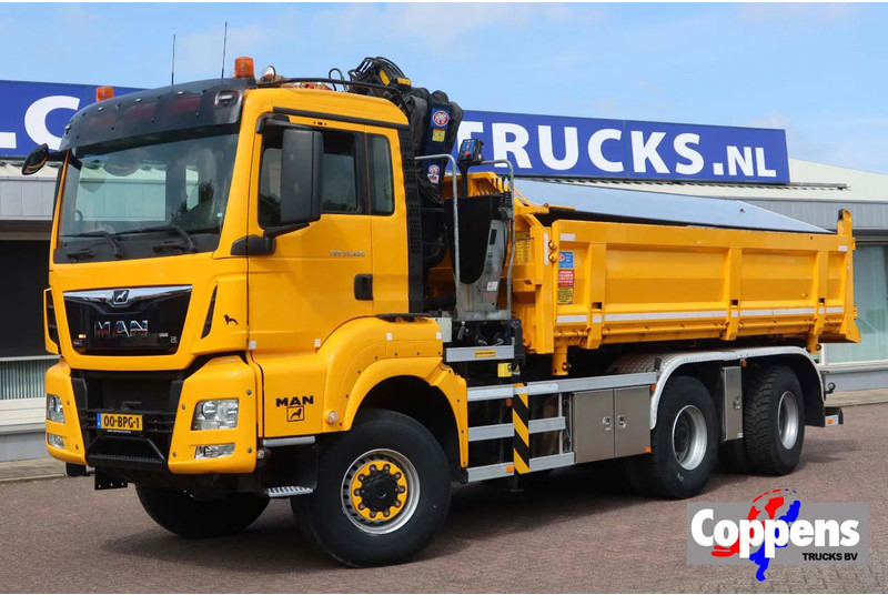 MAN TGS 33.420 2 Zijdige kipper + kraan 6x6 Stuur as - Kraanwagen: afbeelding 1 MAN TGS 33.420 2 Zijdige kipper + kraan 6x6 Stuur as - Kraanwagen: afbeelding 1