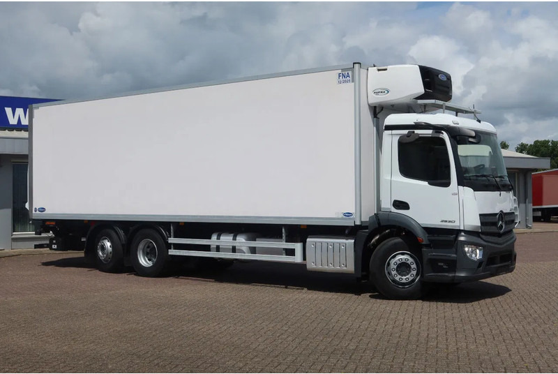 Mercedes-Benz Actros 2530 L Koel/Vries + Laadklep DHollandia 2500kg - Koelwagen vrachtwagen: afbeelding 2 Mercedes-Benz Actros 2530 L Koel/Vries + Laadklep DHollandia 2500kg - Koelwagen vrachtwagen: afbeelding 2