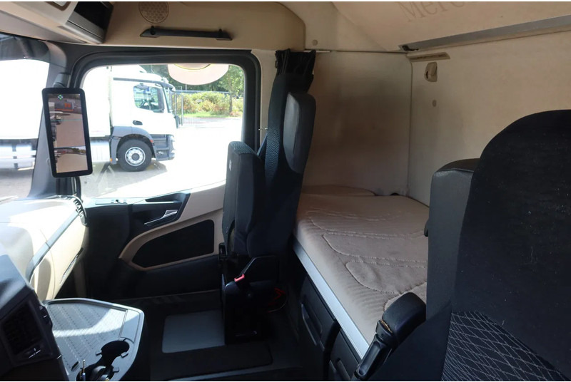 Mercedes-Benz Actros 2642 LL Giga Space Wisselbare opbouw/chassis cabine + lift as - Containertransporter/ Wissellaadbak vrachtwagen: afbeelding 4 Mercedes-Benz Actros 2642 LL Giga Space Wisselbare opbouw/chassis cabine + lift as - Containertransporter/ Wissellaadbak vrachtwagen: afbeelding 4